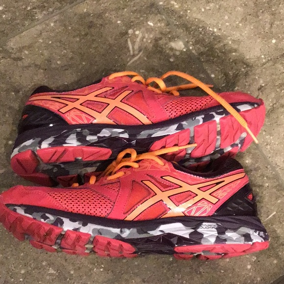 ASICS GT 2000 trail running 4, size 9 - Picture 5 of 12